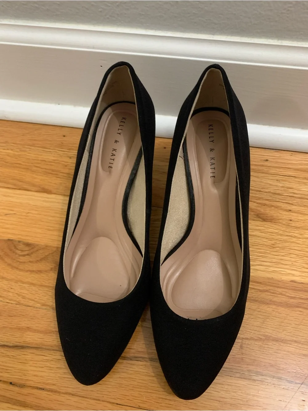 Kelly & Katie Black Pointed Toe Pumps